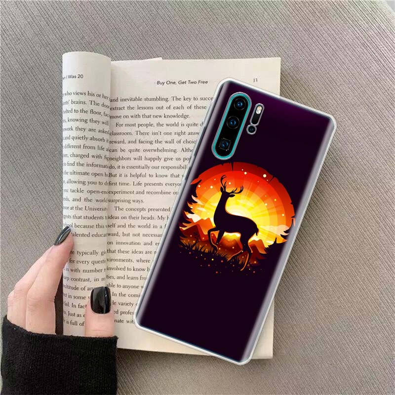 Der stojący nad jeziorem pod f – Phone Cases Under $20 recenzja i cena